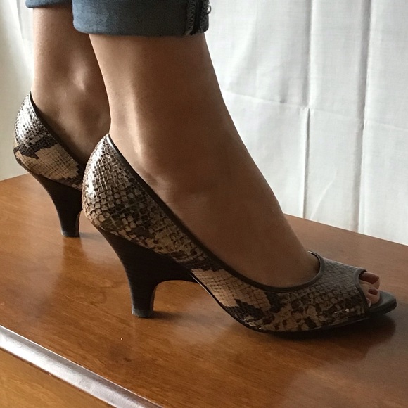 FRANCO SARTO faux snakeskin peep toe heels - Picture 2 of 8